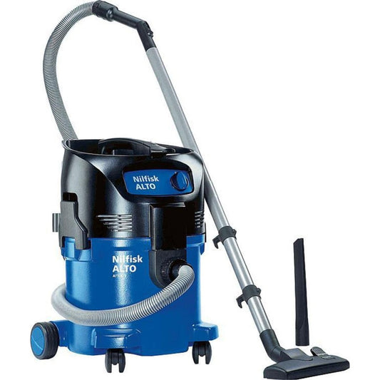 Cet aspirateur eau et poussiere combine des elements lavables et un format compact
